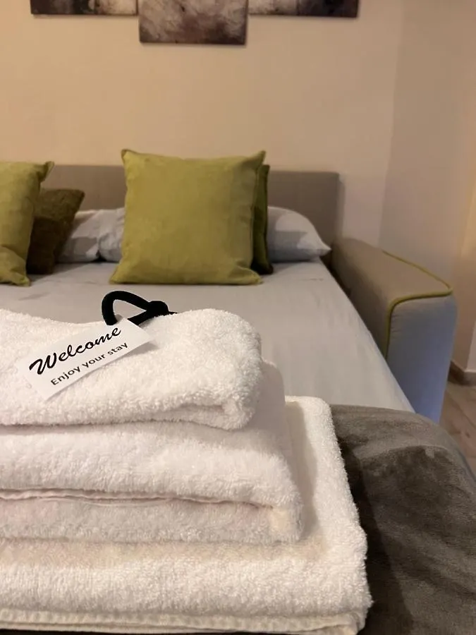 Roma Suite Trastevere Railway Station Italia