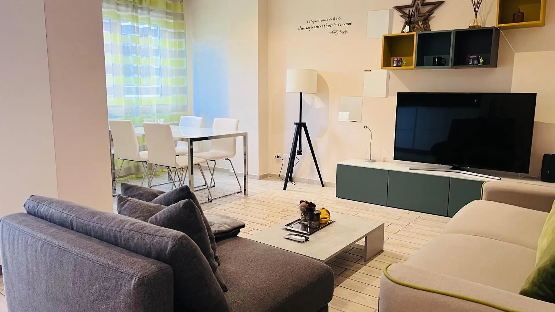 Roma Suite Trastevere Railway Station Italia